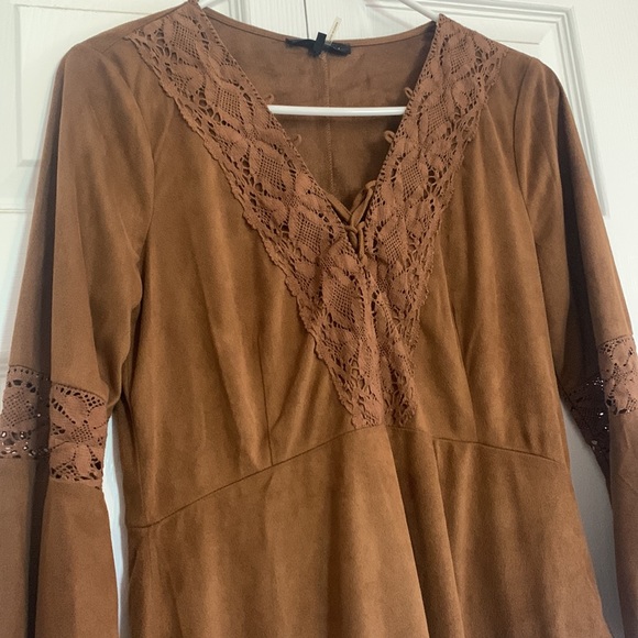 Genuine Suede Ryu S shapley/flowy top - Picture 3 of 4